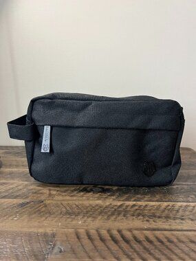 BlackWolf Black Toiletry Bag Travel Dopp Kit Zip Organizer Cosmetic Pouch EUC